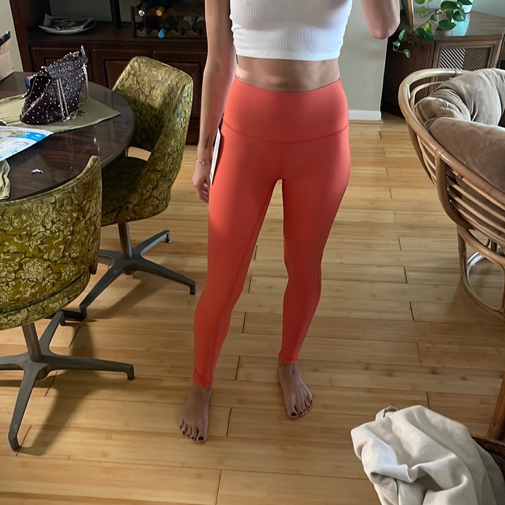 NWT Lululemon Wunder Under HR